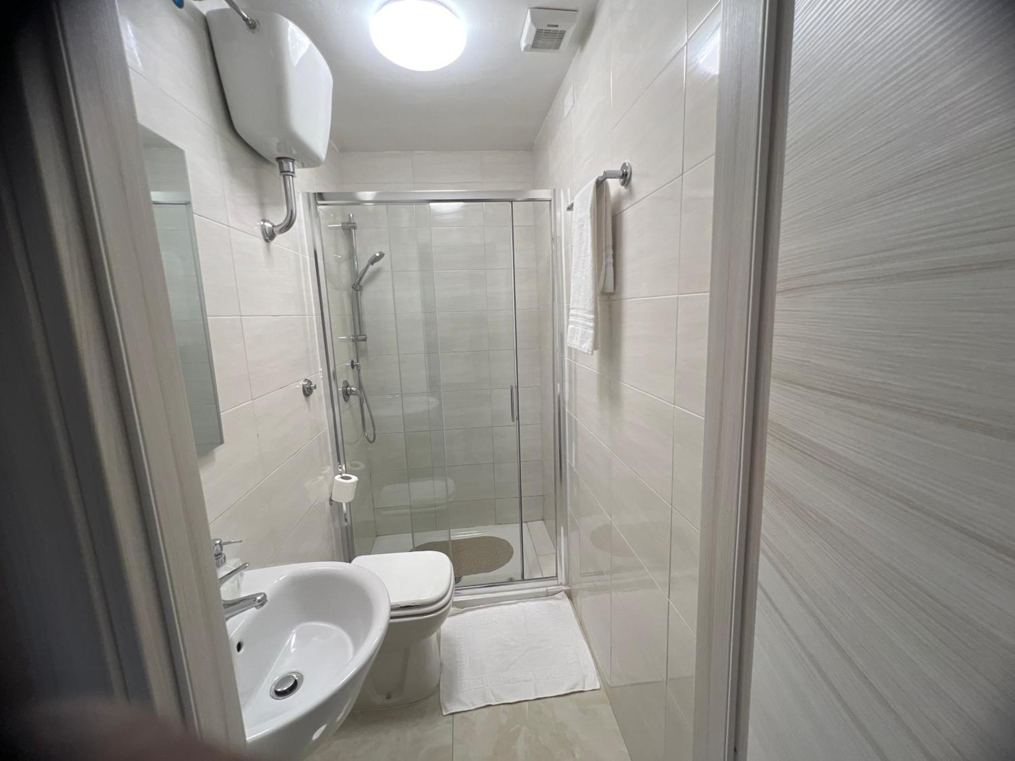 Relax On 2 - Guesthouse Рим Экстерьер фото